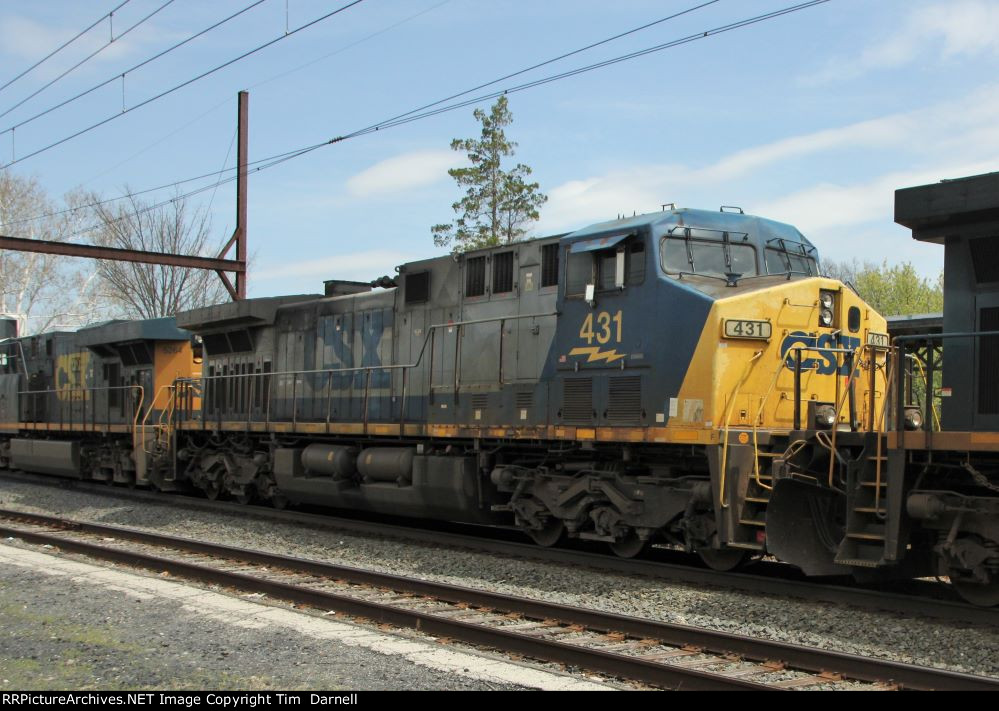 CSX 431 on I158